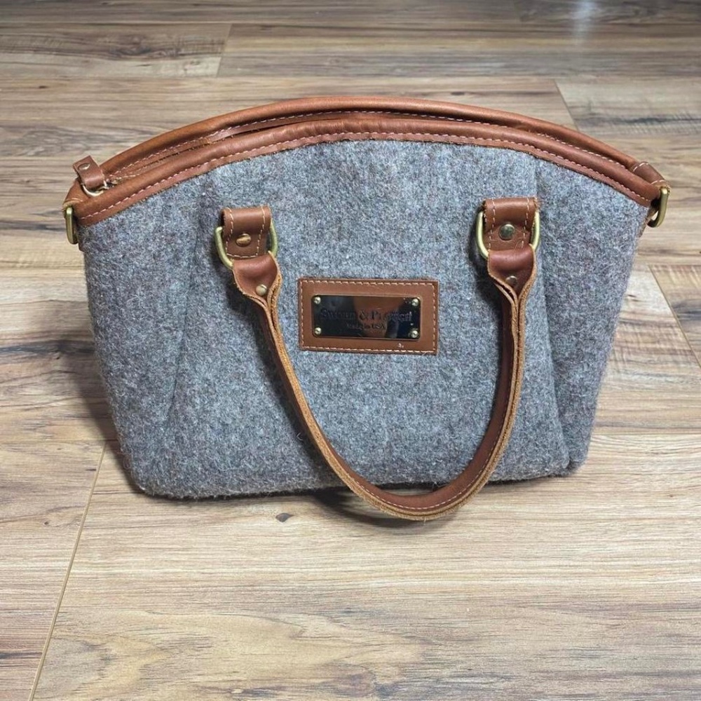 Women’s Vintage 90s Sword & Plough Wool & Leather Purse Made in USA